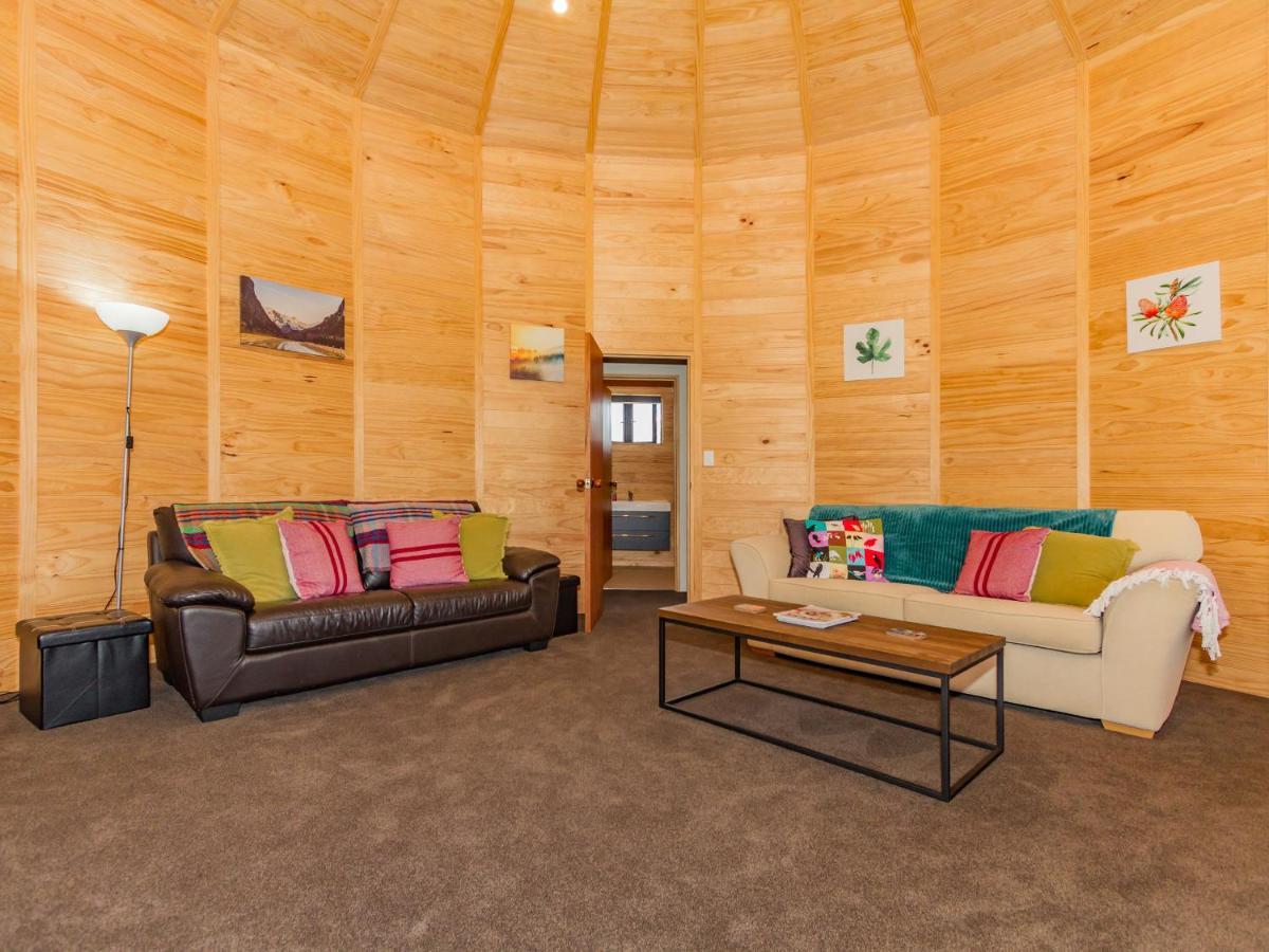 The Snowglobe - Ohakune Modern Yurt Style Chalet Kültér fotó